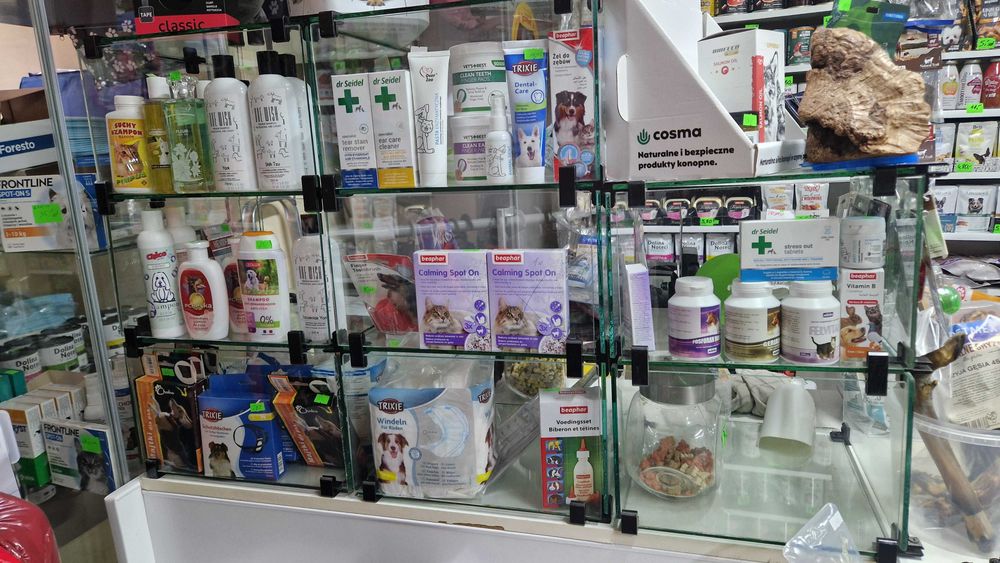 Witryna szklana sklepowa