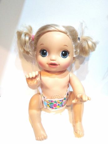 Hasbro lalka raczkująca bobas