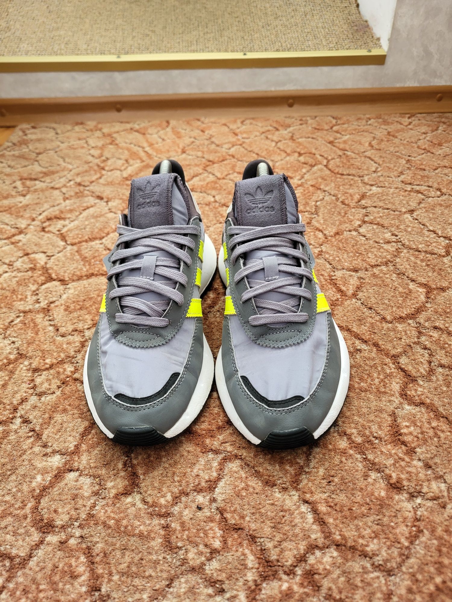 Оригинальные женские кроссовки Adidas Retropy
