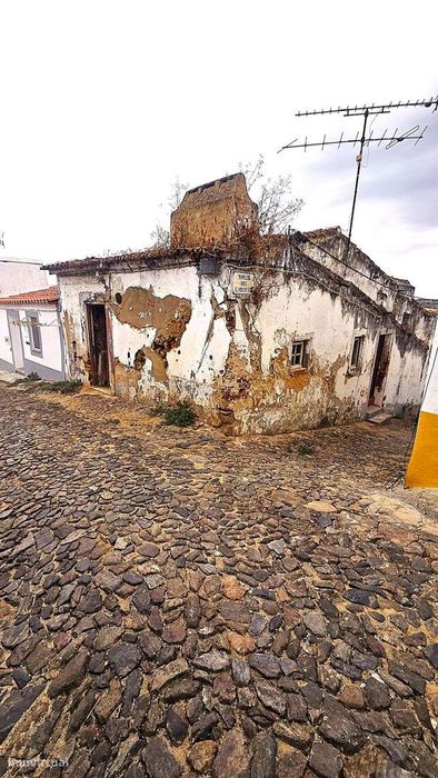 Oportunidade em Montemor-o-Novo, Casa para Recuperação em Montemor o N