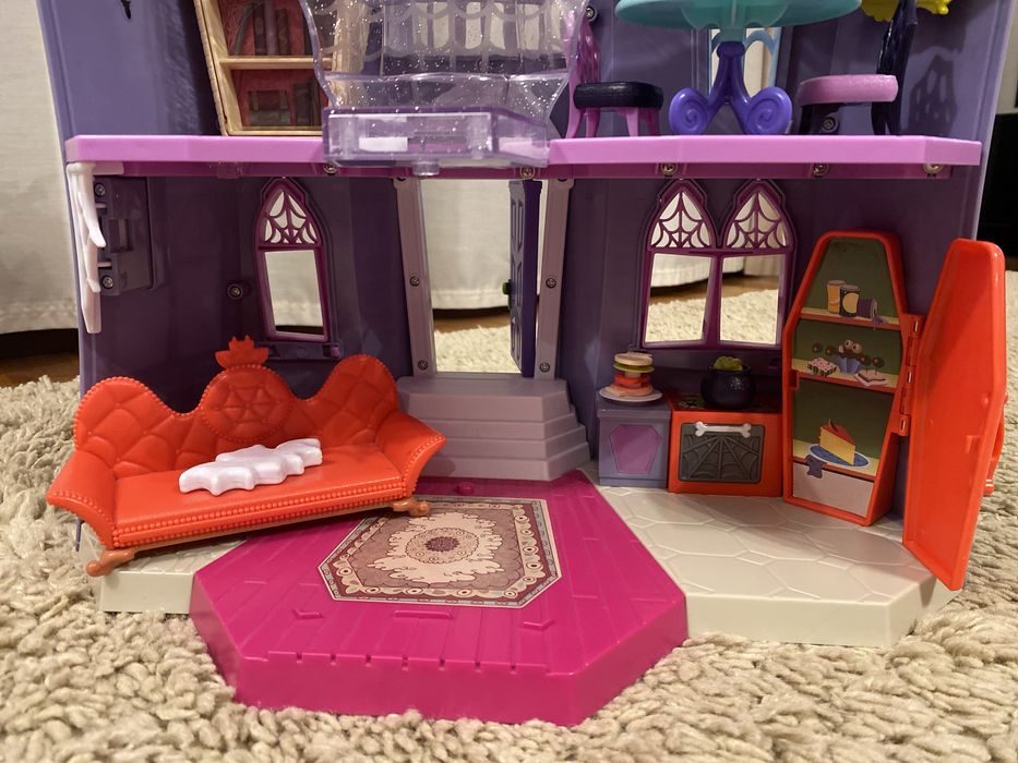 Castelo, casa, Pensão Pavor da Vampirina com todos os acessórios