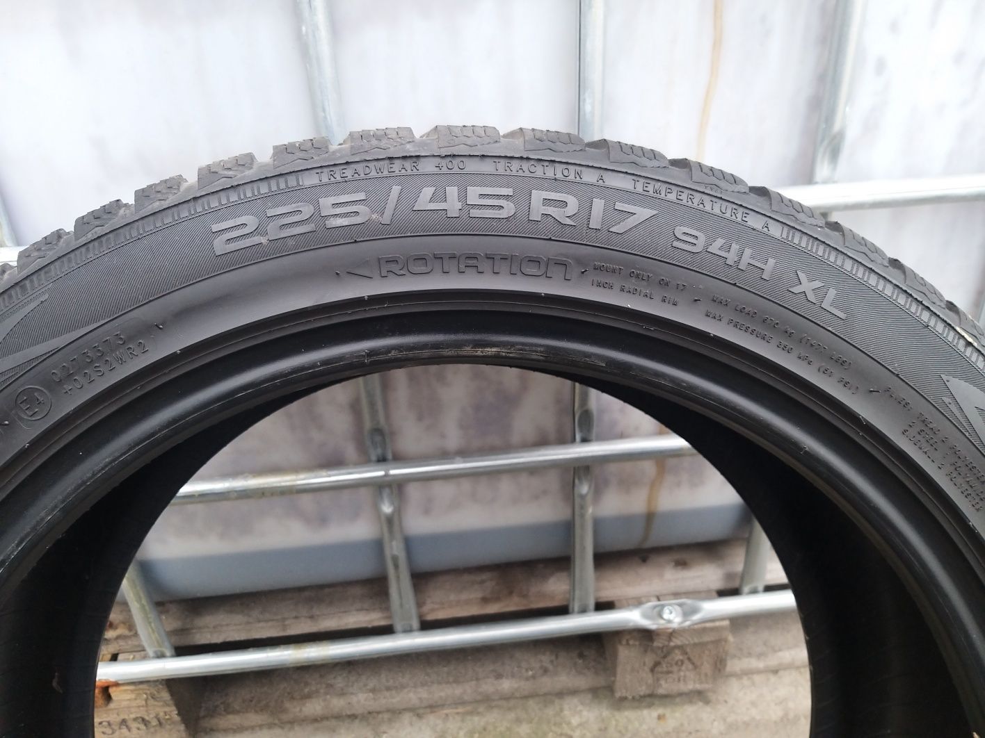 Opony NOKIAN 225X45X17R i 2 opony Bridgestone