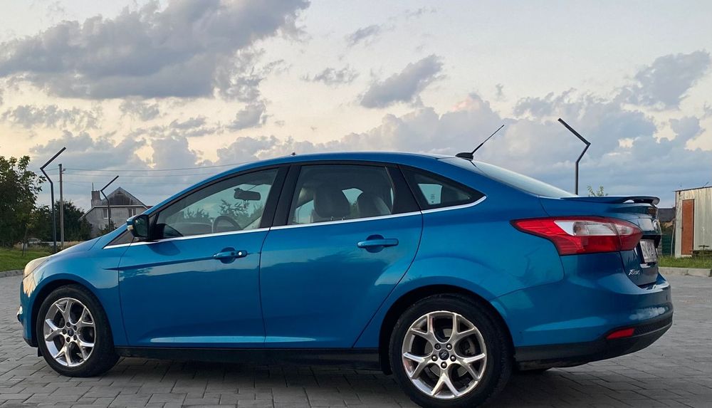 Ford Focus  Titanium  муз. с-ма "Sony"