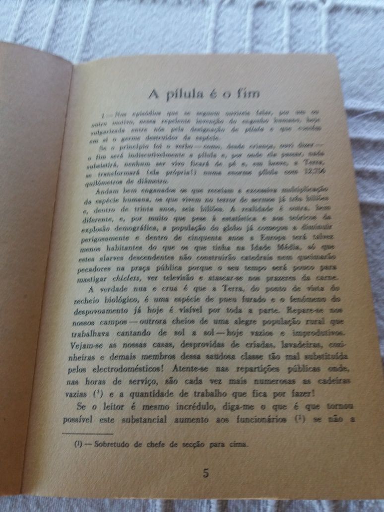Livro de humor " a pilula" de 1970 ,colecção Vilhena.