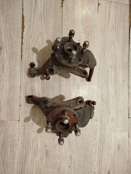 Продам поворотные кулаки от Chevrolet Aveo T200