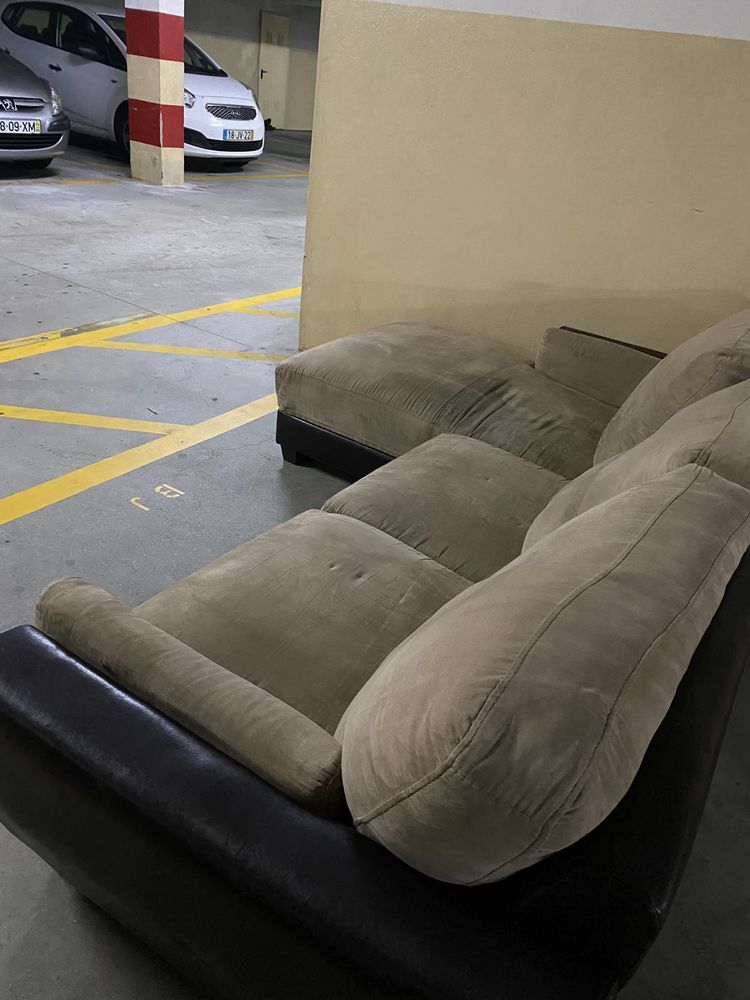 Sofa bege grande em L