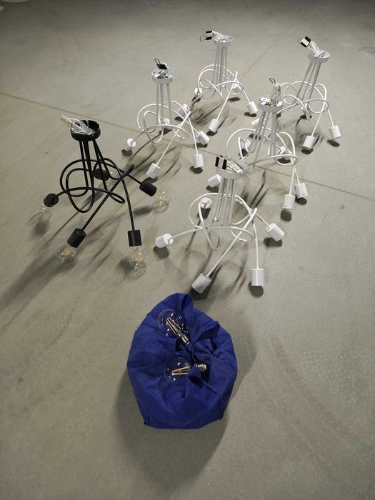 Lampa żyrandol   5 sztuk białe;  czarna 1szt + żarówki LED