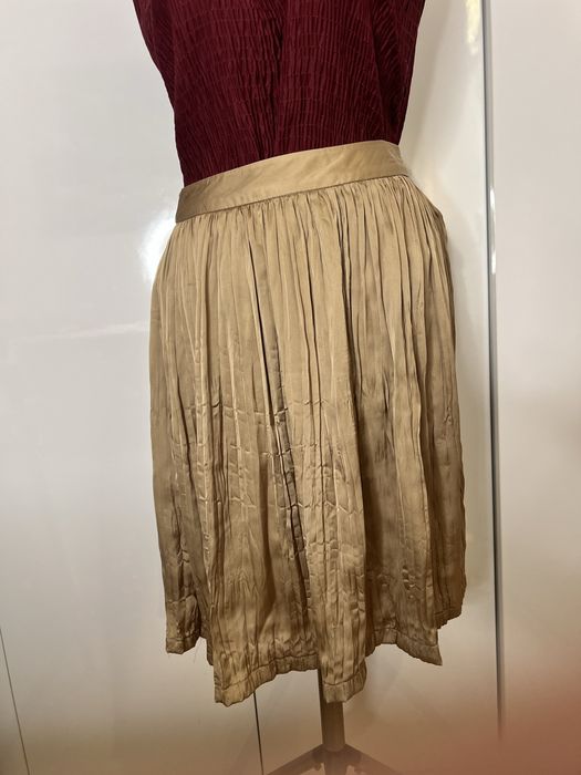 Saia plissada acetinada Tintoretto