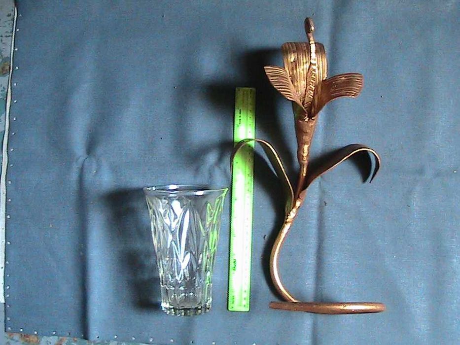 Цветок кованый металл и ваза СССР, Старинные ключи набором. Панно СССР