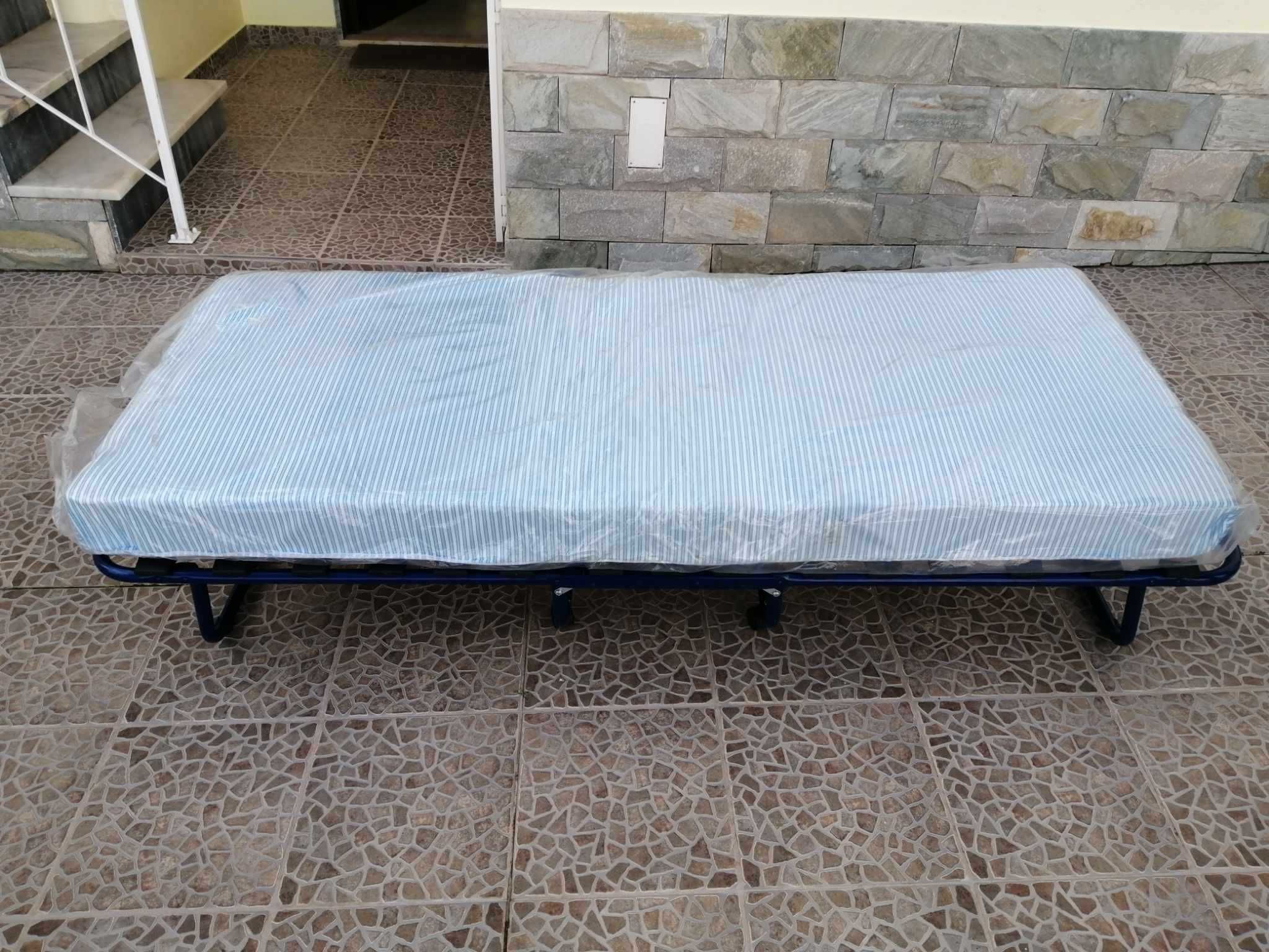 Cama hóspedes solteiro