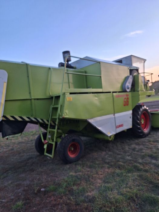 Claas Dominator 56 ( 66,58,76,48,68,78)     Krone KR 10-16