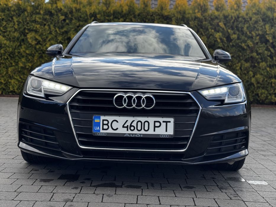 Audi A4B9 S-LINE