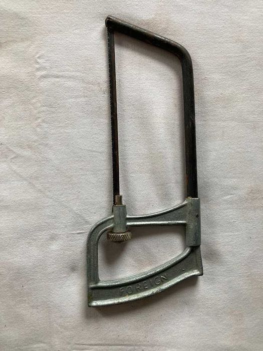 Piła ręczna mała ramowa kabłąkowa do metalu nożówka PRL zabytek unikat