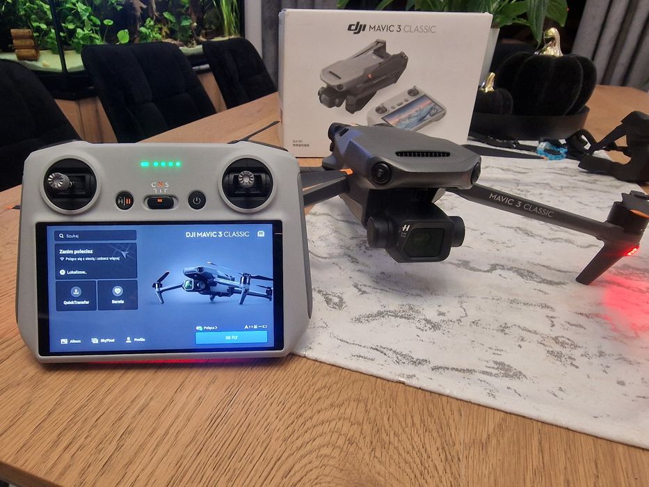 Sprzedam drona DJI Mavic 3 Classic