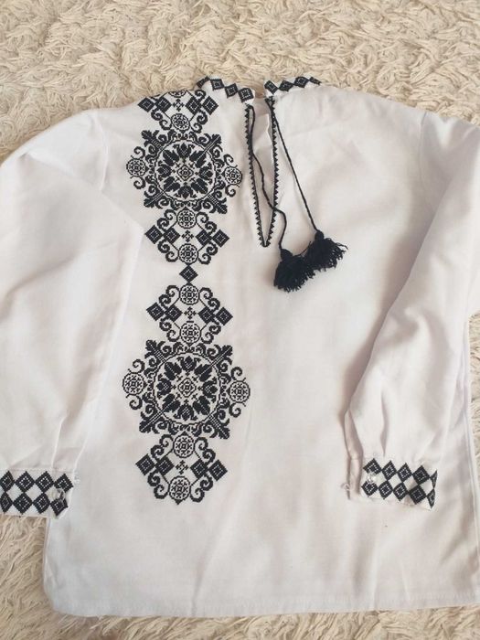 Вишиванка для хлопчика в ідеальному стані