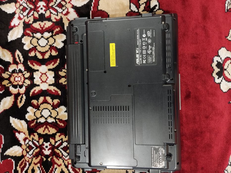 Ноутбук ASUS  W7J