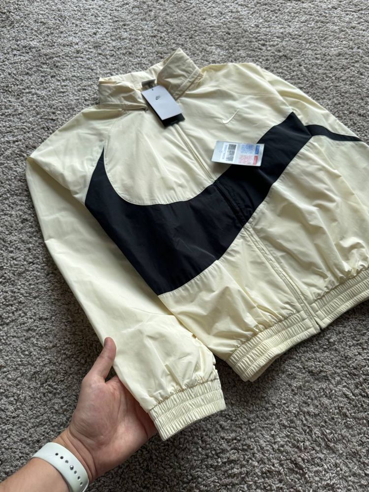 Куртка вітровка Nike Swoosh