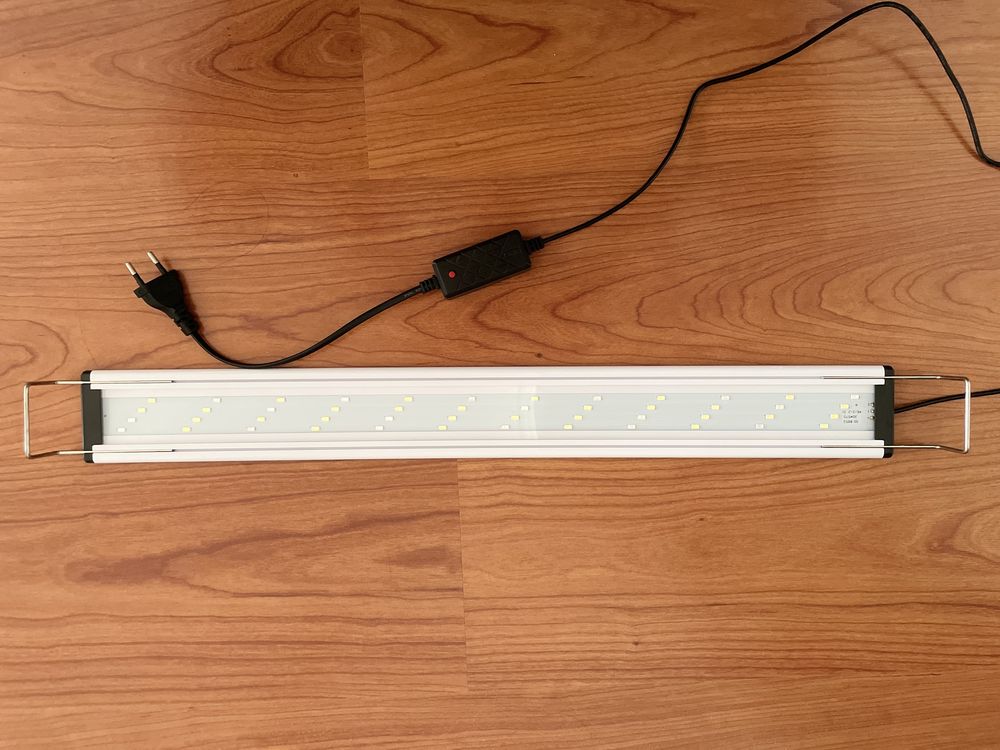 Luz LED c/ suporte c/ 60-70cm