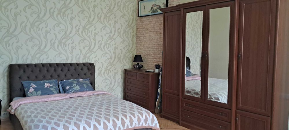 Затишна 2х кімн. квартира в центрі міста. З індивідуальним опаленням.