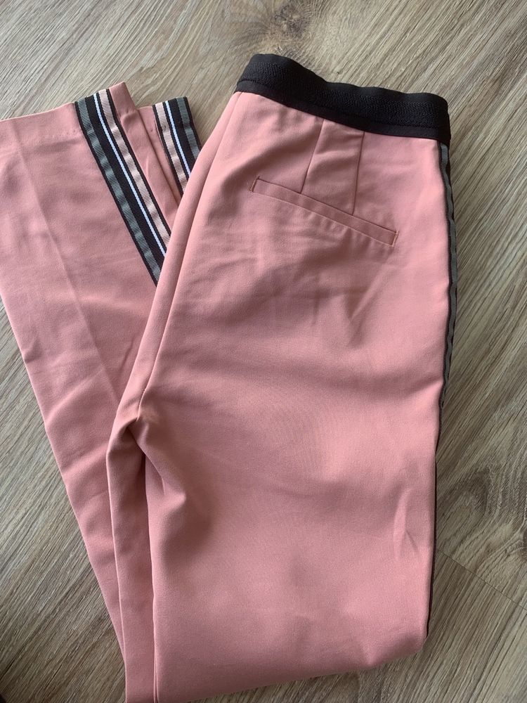 Zara spodnie chinos z lampasami, rozm S