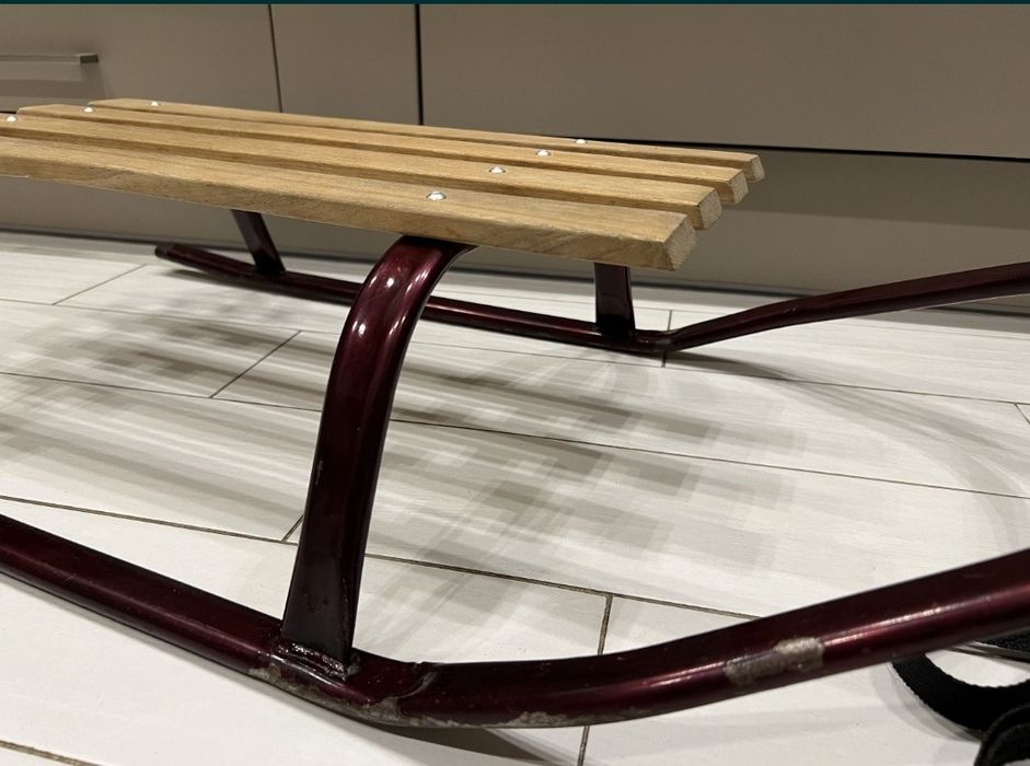 Санки дерев'яні з металевою основою