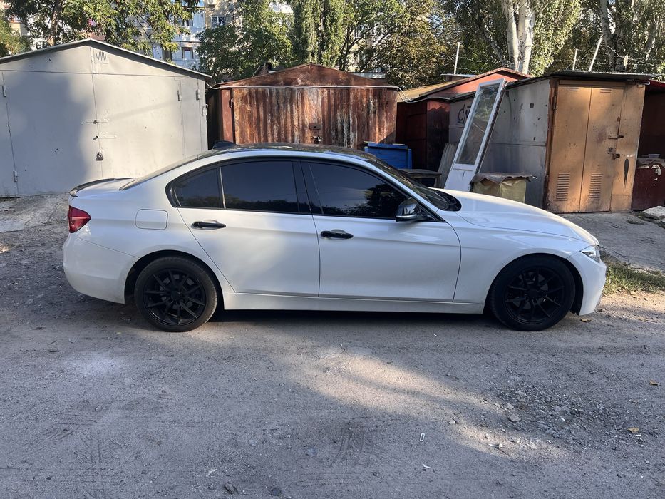 Продам BMW F30 328i 2015 Рестайлінг