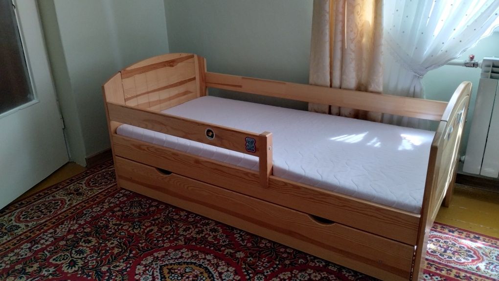 Drewniane łóżko dziecięce 160x80 cm