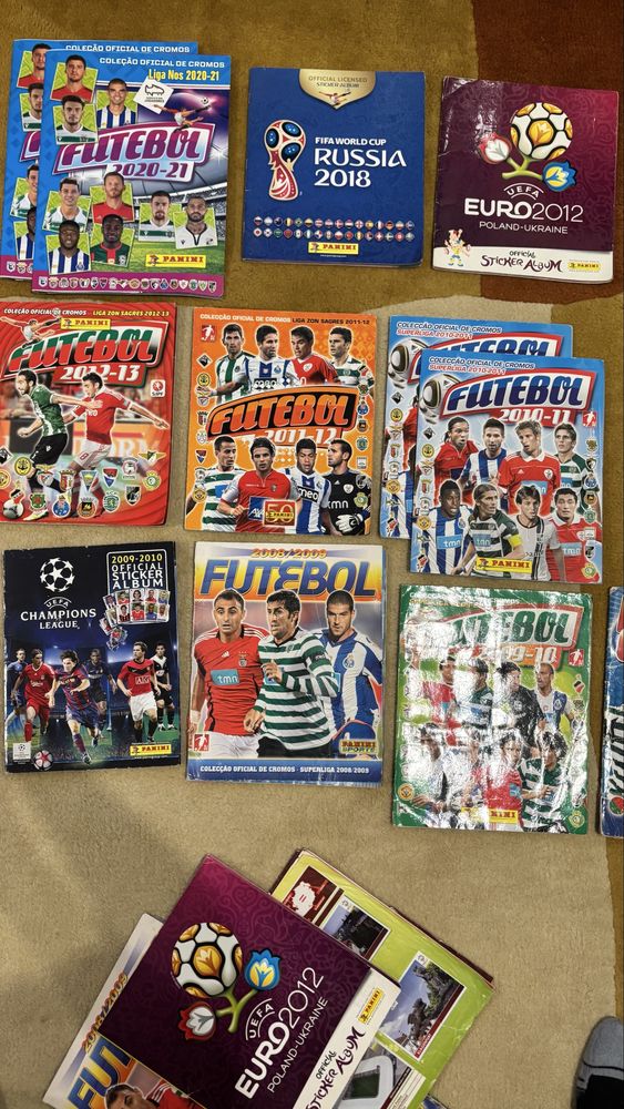 Lote de cadernetas de futebol