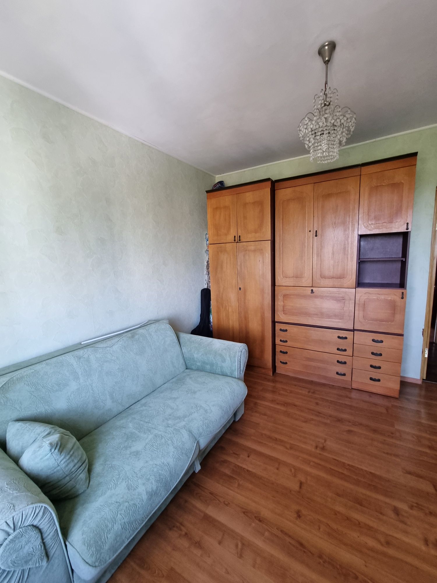 Затишна,велика 3х кімнатна квартира,  район наближений до центру