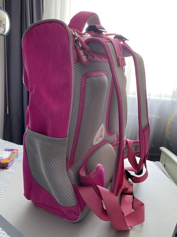 Продам рюкзак Jusi, школьный для девочки, цвет Барби