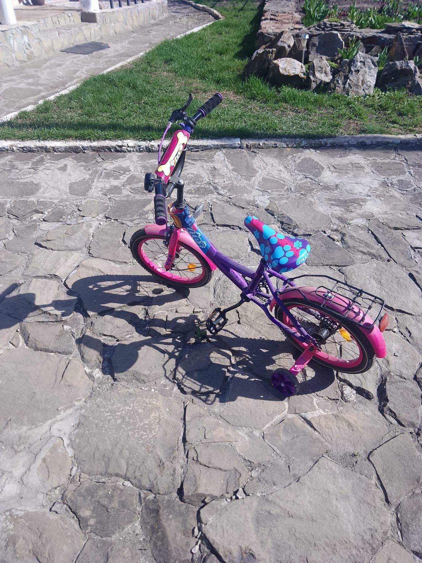 Велосипед детский  на возраст 4-6лет,колесо.16 "