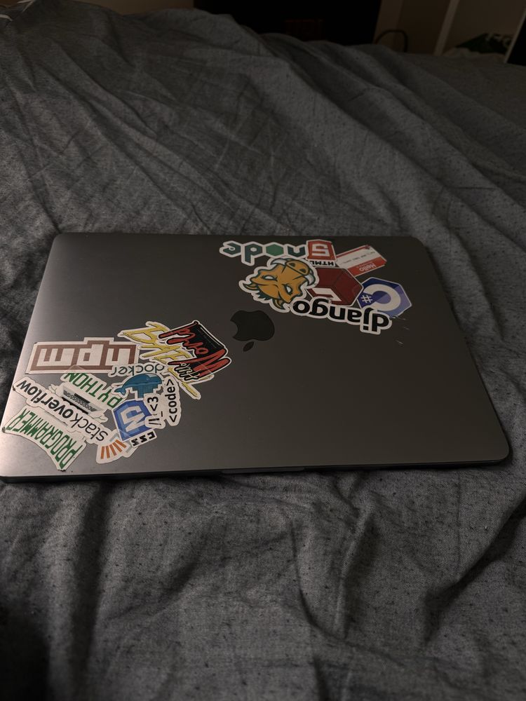 MacBook Pro 13” M2 2022