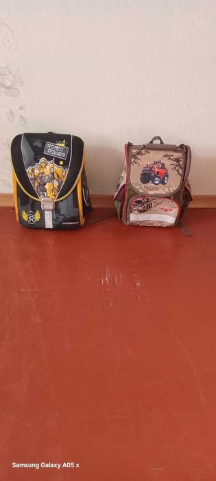 Продам 2 школьних рюкзаків