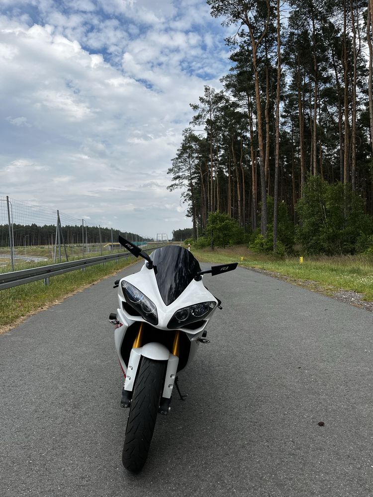Yamaha r1 rn19.