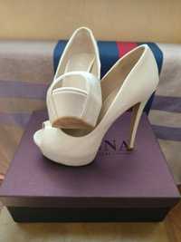 Жіночі туфлі білі каблук 12 см