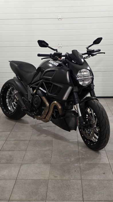 Ducati diavel 2011