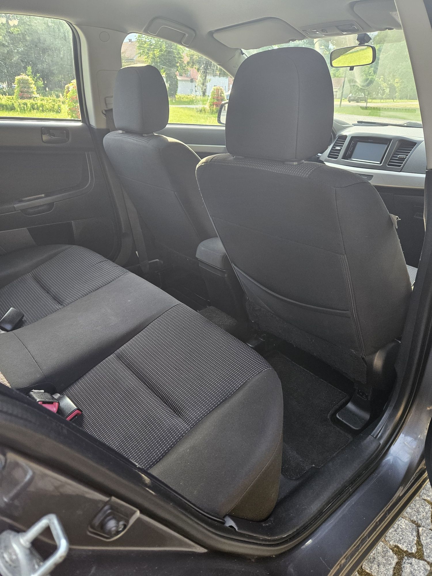 Mitsubishi lancer