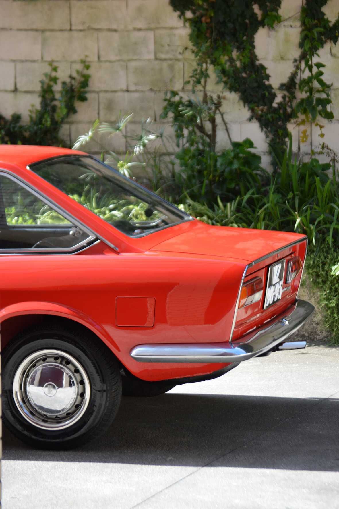 Carro de coleção antigo
