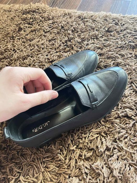 Кожані туфельки 37 розмір