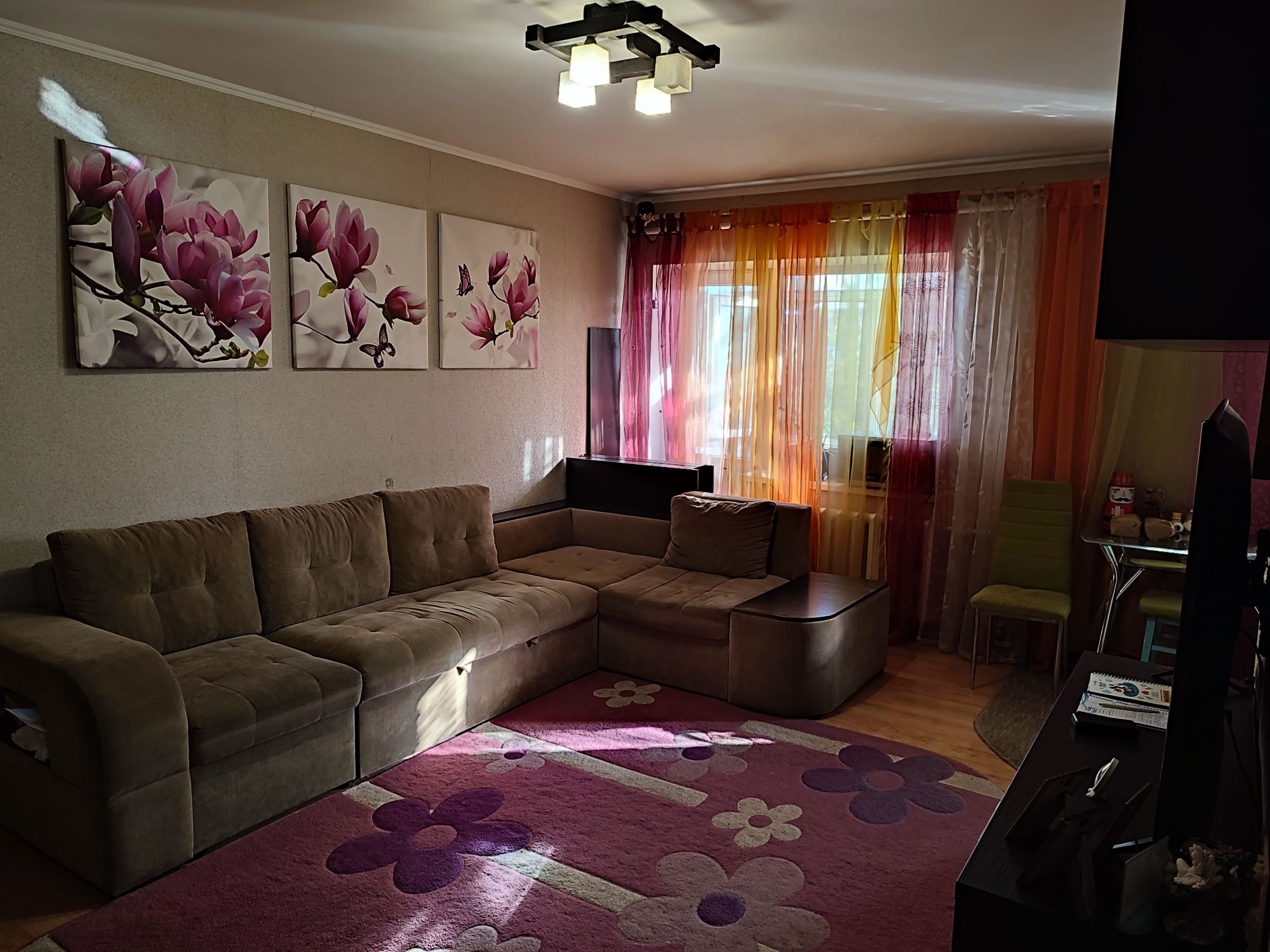 Продається 2-х кімнатна квартира в центрі міста