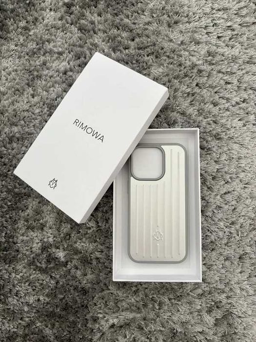 Capa Rimowa cinzenta (iPhone 15 Pro)