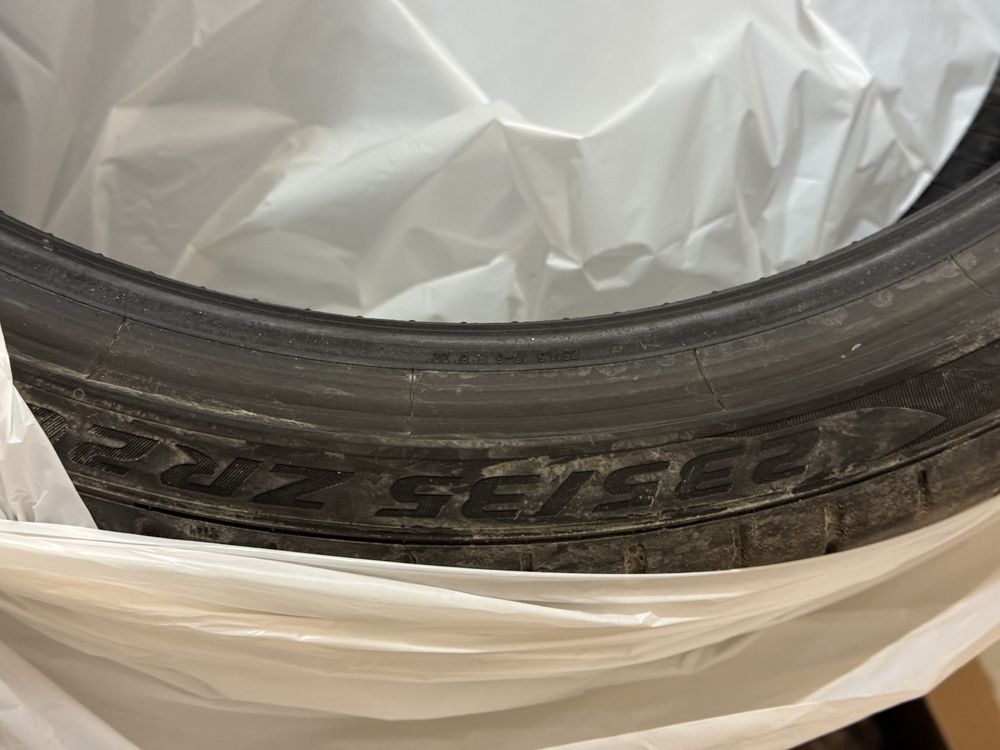 Шини Pirelli 235/35/20 20рік 4штуки