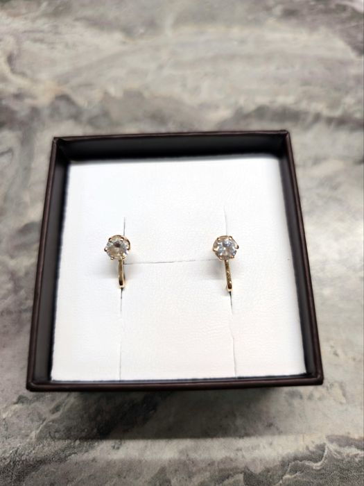 Продам набор украшений ( сережки и кольцо)