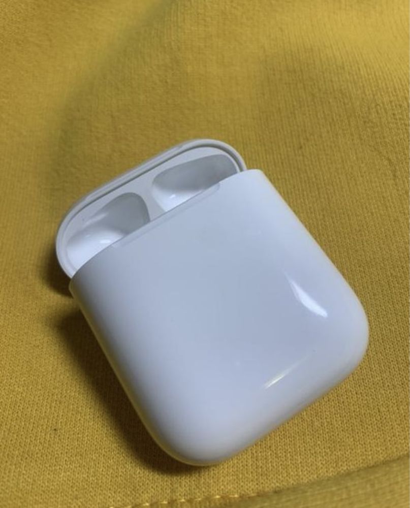 Apple Etui Ladujace Box Pudelko Aiepods 2  A1602