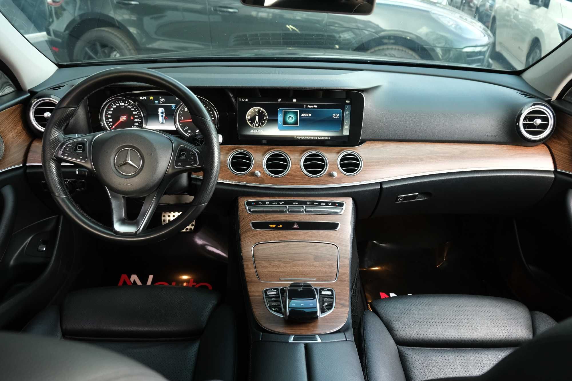 Mercedes E-Class Автомобиль