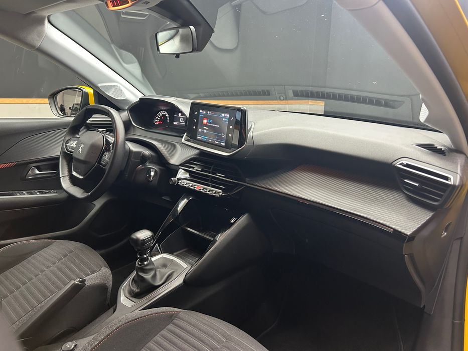 Peugeot 208 full extras