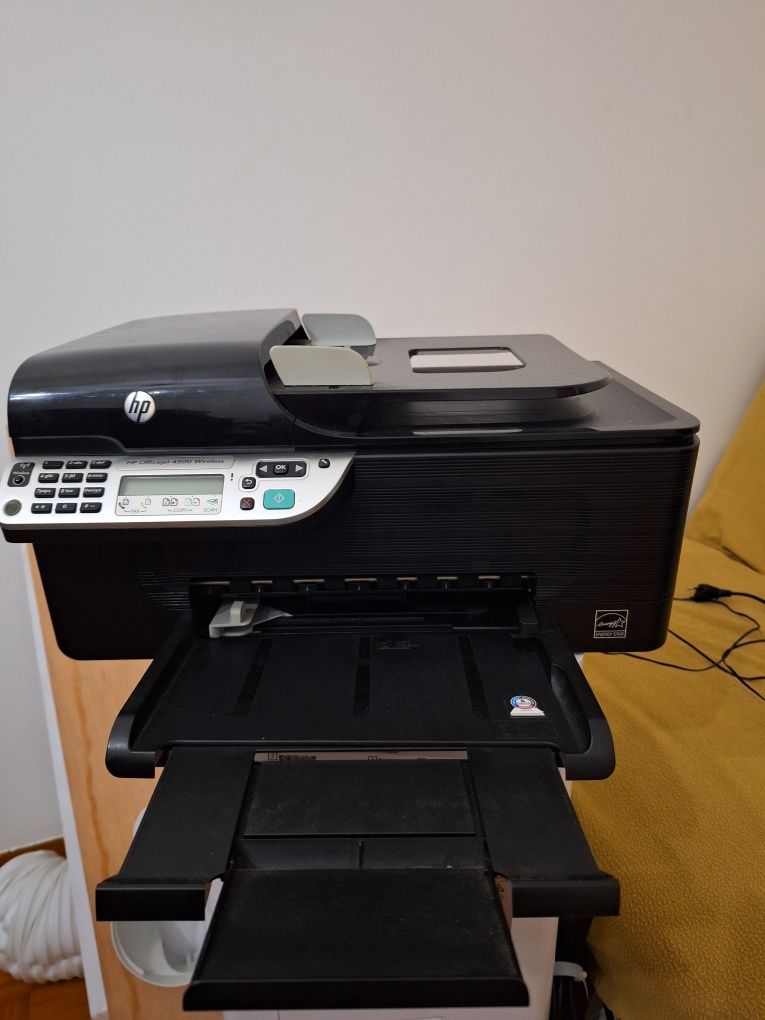 Hp 4500 pronta a trabalhar e so por tinteiros tem fax