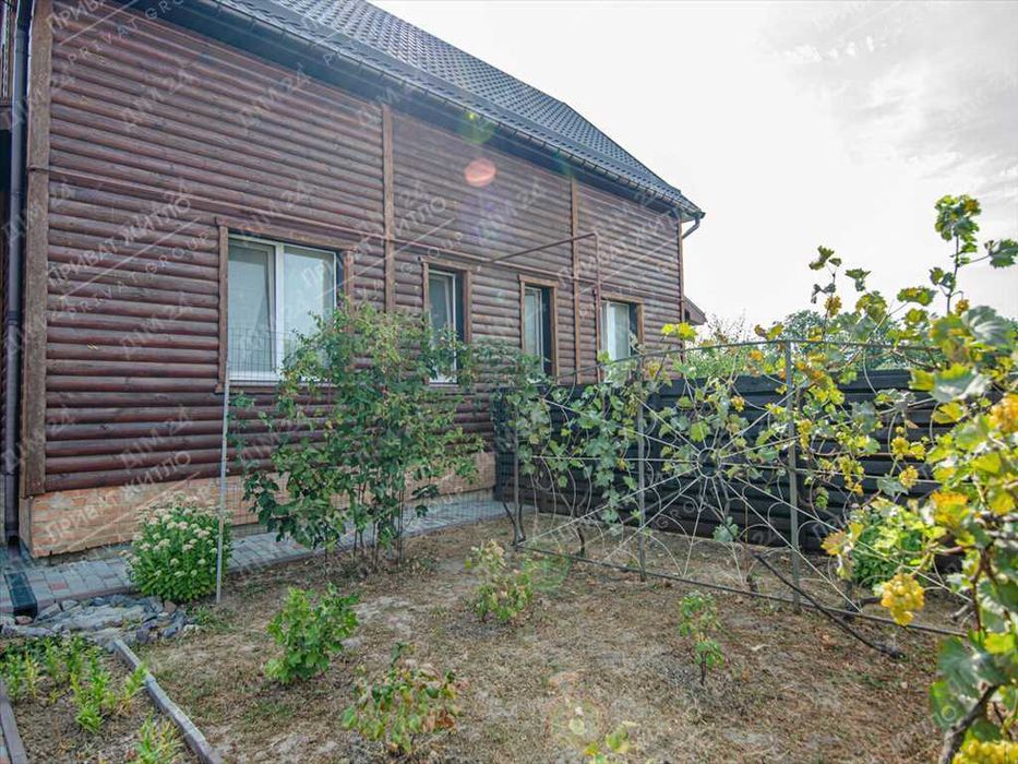 Просторий дуплекс із душею — Ваш ідеальний дім у селі Гора!