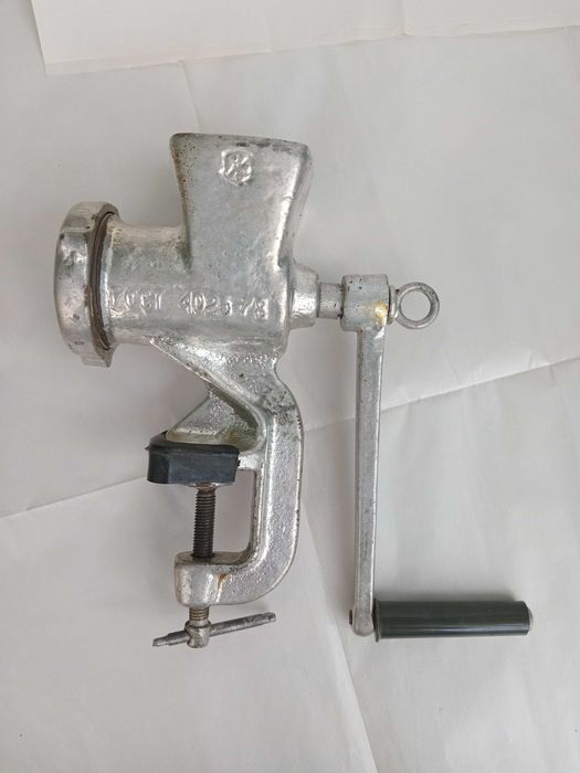 М,ясорубка ручна чавунна