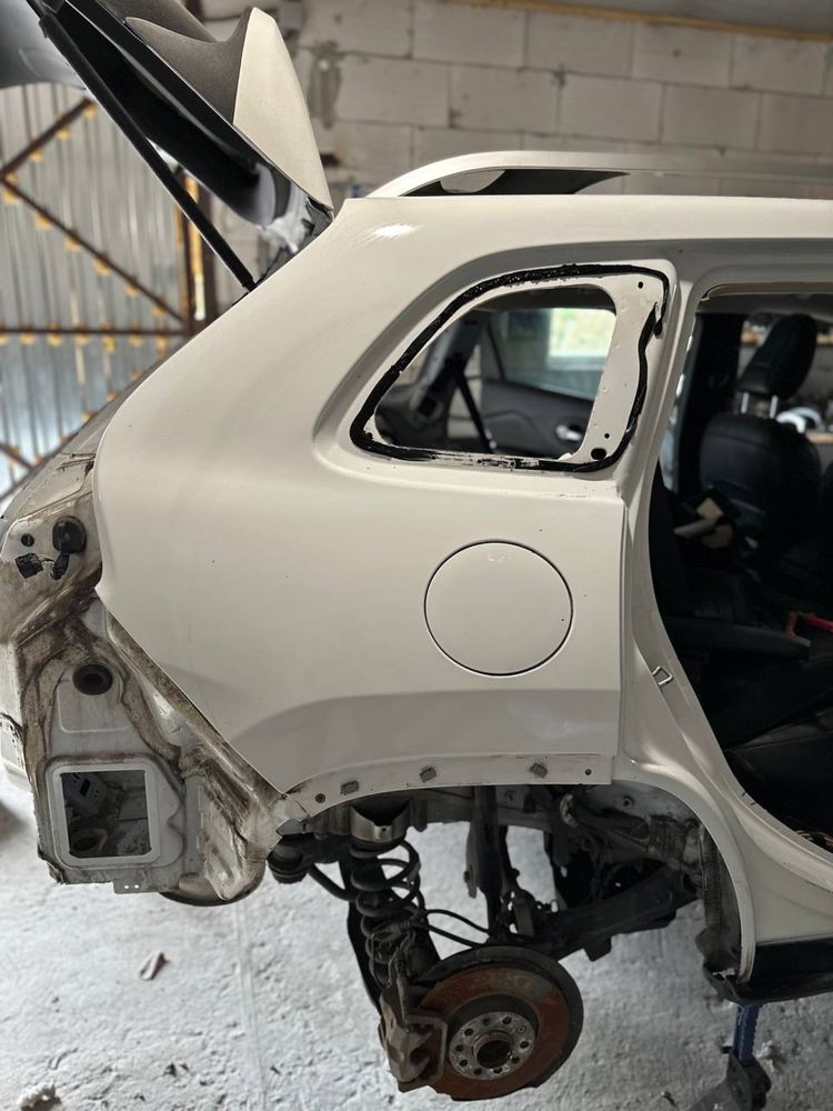 Четверть задняя Jeep Cherokee